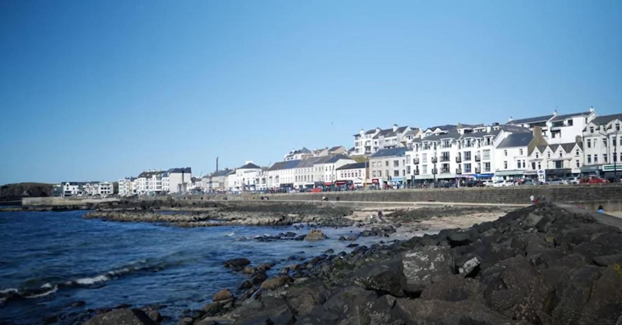Willa Enfield Street House Behind Portstewart Promenade With Partial Sea View From Front 3 Bed Sleeps 7 Zewnętrze zdjęcie