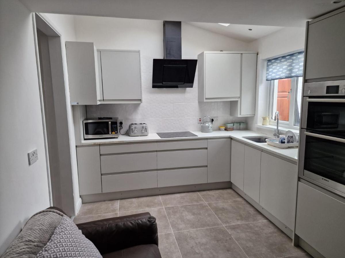 Willa Enfield Street House Behind Portstewart Promenade With Partial Sea View From Front 3 Bed Sleeps 7 Zewnętrze zdjęcie